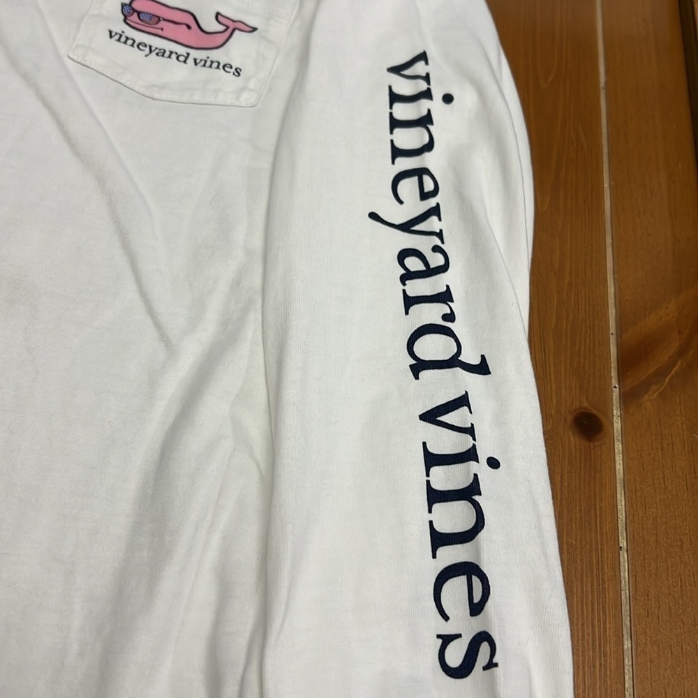 Vineyard Vines Fire Works whale decal shirt size XXS - Picture 3 of 9